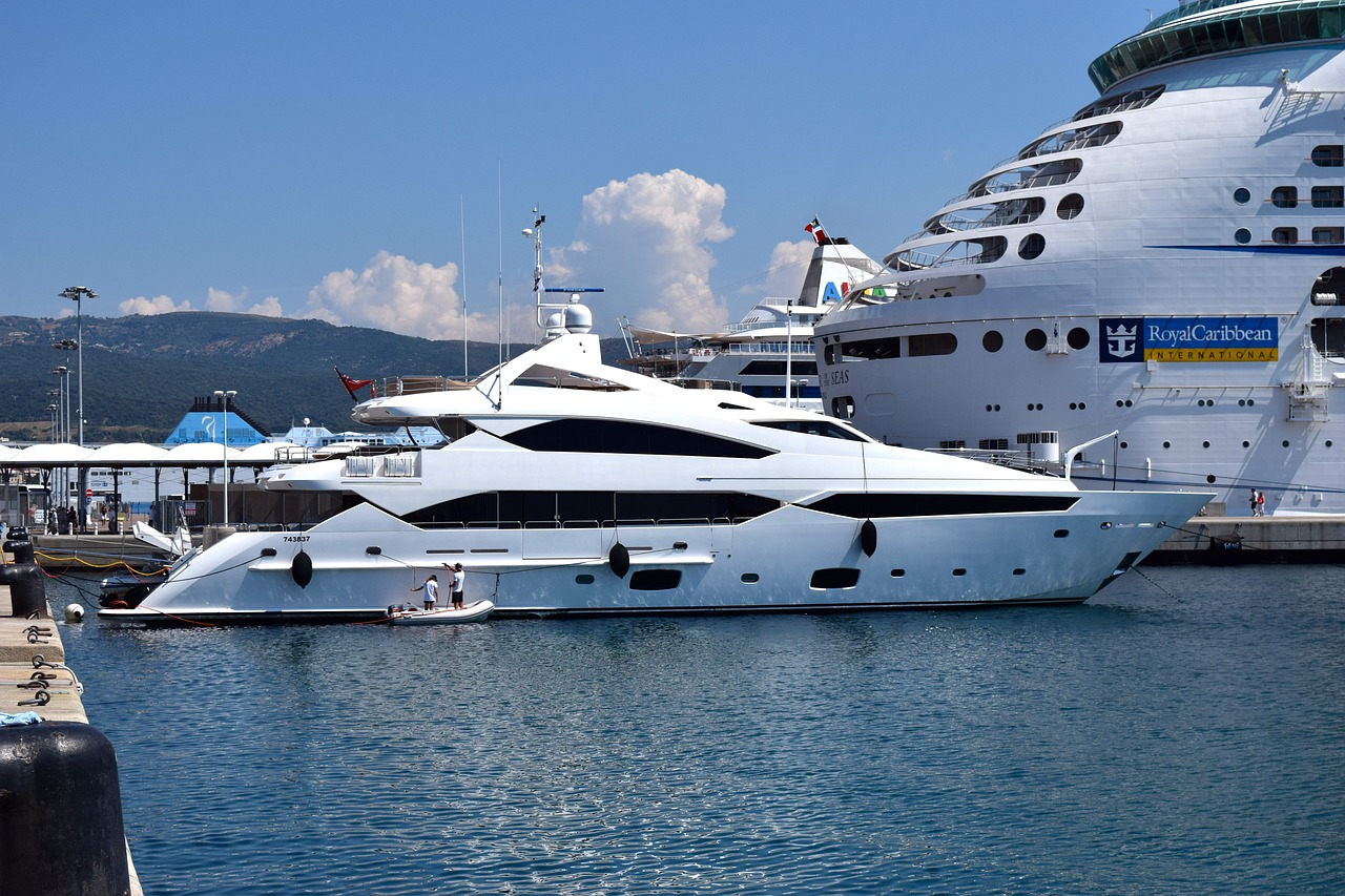 luxury yacht charter